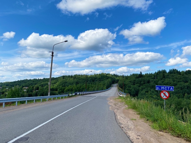 На мосту через реку Мста начались планово-предупредительные работы